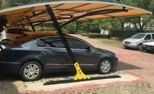 Multi-vehicle garage for covered parking lots and business premises
