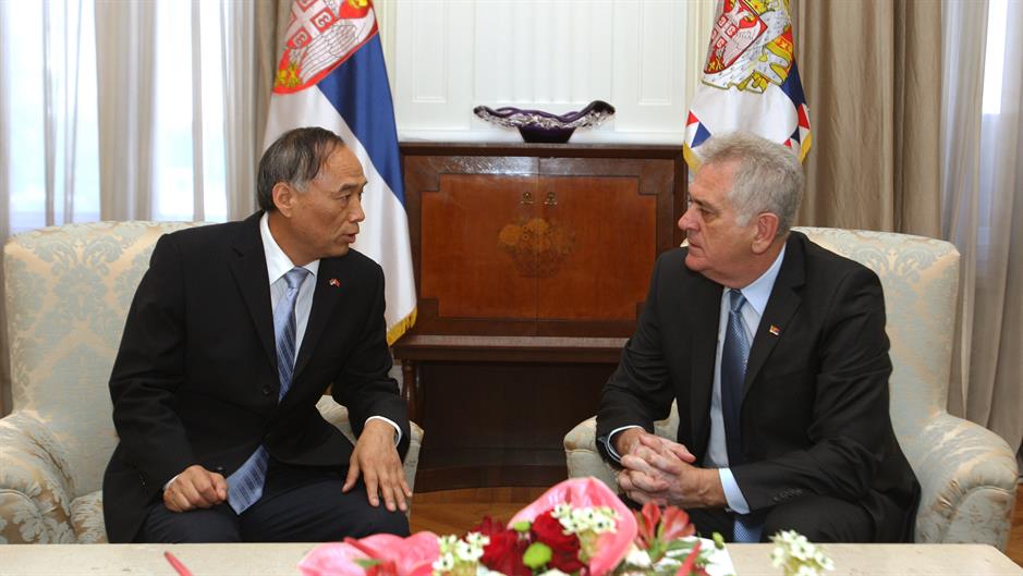 Predsednik Srbije Tomislav Nikolić razgovarao je sa ambasadorom Kine Li Mančangom