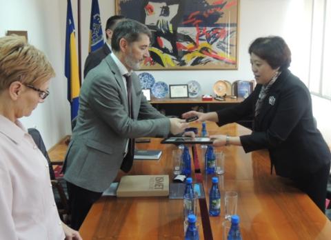 Jasmin Imamović, u prisustvu svojih saradnika, primio je danas, u nastupnu posjetu, Ambasadoricu Narodne Republike Kine, u BiH, Chen Bo