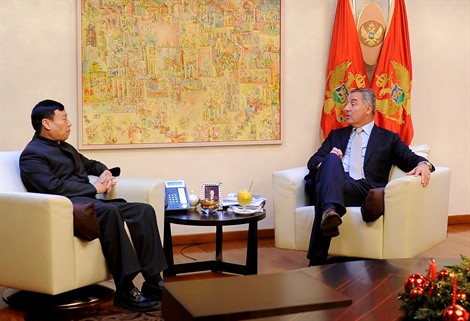 Susret predsjednika Vlade Crne Gore Mila Đukanovića i ambasadora NR Kine Cui Dživeija.