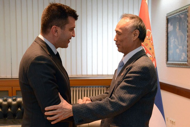 Ministar Djordjević sa ambasadorom Li Mančangom