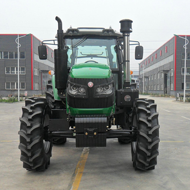 traktor s preda